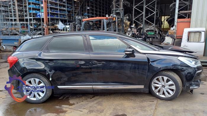 Usados Ventanilla triangular derecha delante Citroen DS 5 2.0 BlueHDi 180 16V Precio € 159,99 IVA incluido ofrecido por Alexander Autodemontage