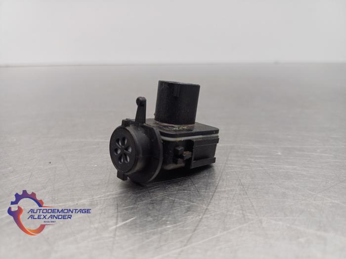 Begagnade Innetemperatursensor Landrover Range Rover IV (LG) 4.4 SDV8 32V Pris € 39,87 Inklusive moms erbjuds av Alexander Autodemontage