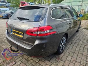 Używane Zderzak tylny Peugeot 308 SW (L4/L9/LC/LJ/LR) 1.2 12V e-THP PureTech 130 Cena € 449,99 Z VAT oferowane przez Alexander Autodemontage