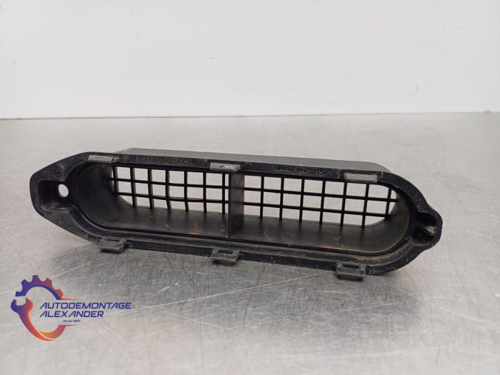 Begagnade Lufttratt Landrover Range Rover IV (LG) 4.4 SDV8 32V Pris € 49,97 Inklusive moms erbjuds av Alexander Autodemontage