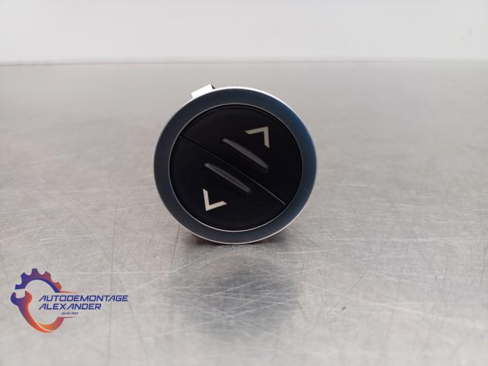 Usados Interruptor Landrover Range Rover IV (LG) 4.4 SDV8 32V Precio € 69,38 IVA incluido ofrecido por Alexander Autodemontage