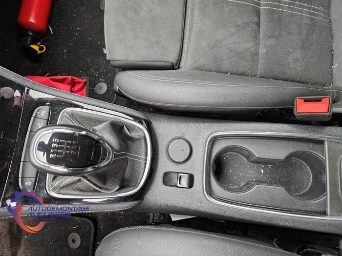 Gebrauchte Handbremse Schalter Opel Astra K 1.2 Turbo 12V Preis € 12,50 Mit Mehrwertsteuer angeboten von Alexander Autodemontage