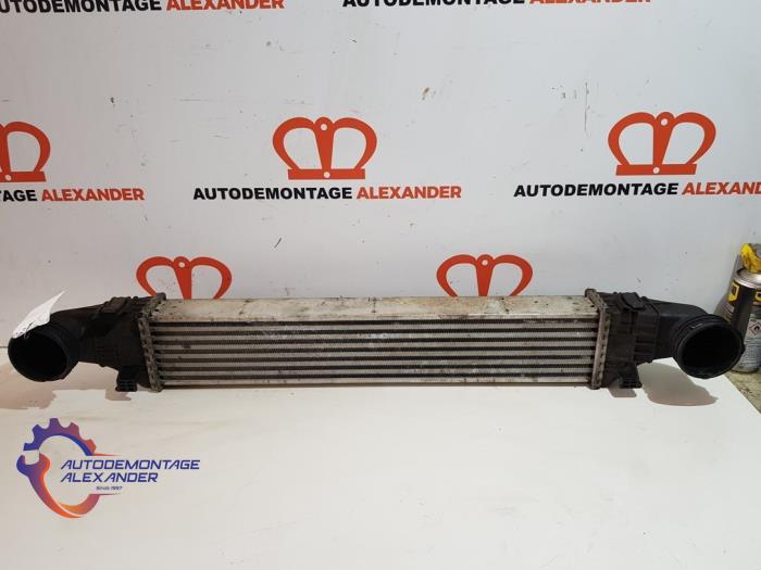 Usados Intercooler Mercedes E (W211) 3.2 E-320 CDI 24V Precio € 30,00 Norma de margen ofrecido por Alexander Autodemontage