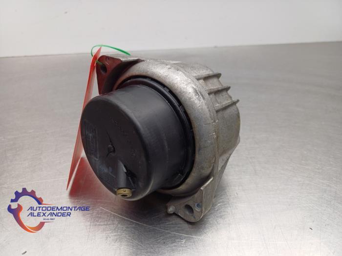 Usagé Support moteur BMW 3 serie (E92) 330i 24V Prix € 17,99 Prix TTC proposé par Alexander Autodemontage