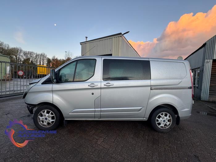 Engine from a Ford Transit Custom 2.2 TDCi 16V 2014