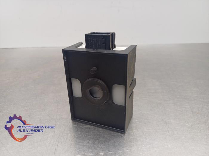 Begagnade Elspegelmodul BMW Mini (R50/53) 1.6 16V Cooper Pris € 19,99 Inklusive moms erbjuds av Alexander Autodemontage