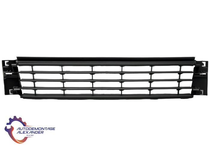 Nya Grill Volkswagen Polo Pris € 30,00 Inklusive moms erbjuds av Alexander Autodemontage