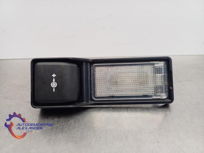 Begagnade Innerbelysning BMW 1 serie (E87/87N) 118i 16V Pris € 9,99 Inklusive moms erbjuds av Alexander Autodemontage