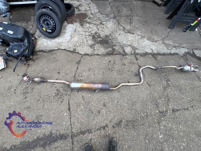 Used Front pipe + catalyst Toyota Yaris III (P13) 1.5 16V Dual VVT-iE Price on request offered by Alexander Autodemontage