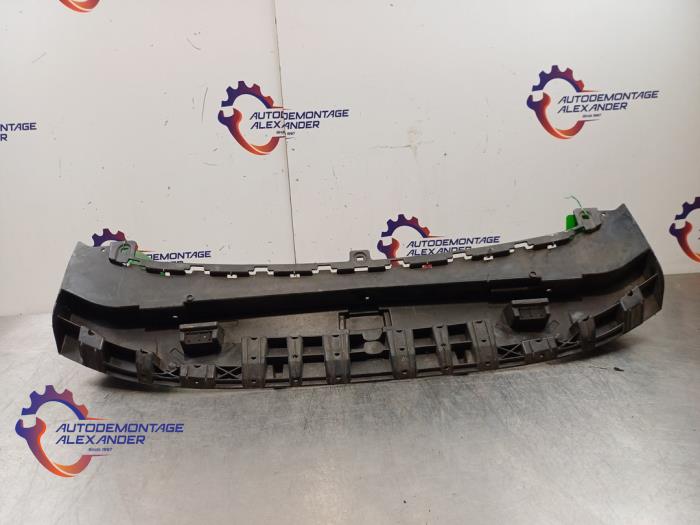 Usados Parachoque placa base Ford Fiesta 6 (JA8) 1.25 16V Precio € 40,00 IVA incluido ofrecido por Alexander Autodemontage