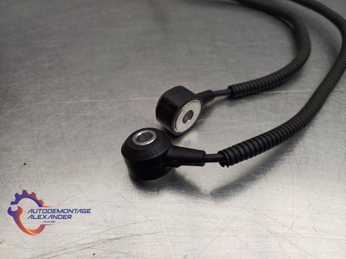 Klopfsensor van een BMW 5 serie (E60) 530i 24V 2009
