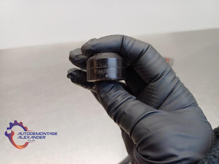 Klopfsensor van een BMW 5 serie (E60) 530i 24V 2009