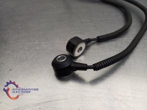 Klopfsensor van een BMW 5 serie (E60) 530i 24V 2009