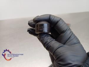 Klopfsensor van een BMW 5 serie (E60) 530i 24V 2009