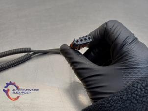 Klopfsensor van een BMW 5 serie (E60) 530i 24V 2009