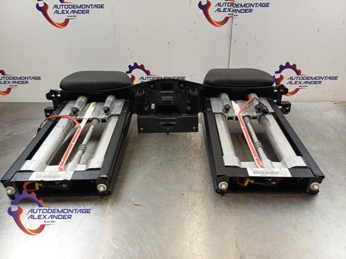 Begagnade Störtbåge Renault Megane III CC (EZ) 1.9 dCi Pris € 350,00 Marginaltabell erbjuds av Alexander Autodemontage
