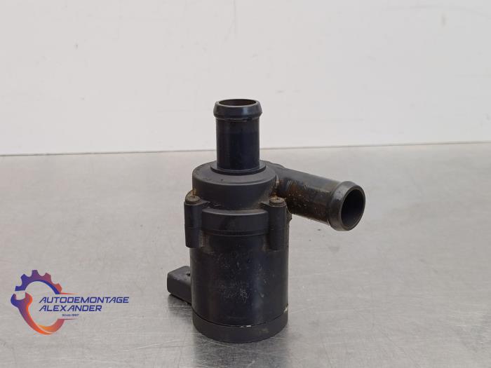 Begagnade Extra vattenpump Volkswagen Golf VI (5K1) 1.4 TSI 160 16V Pris € 14,99 Inklusive moms erbjuds av Alexander Autodemontage