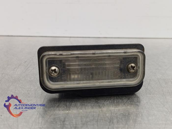Usagé Eclairage immatriculation Mercedes CLS (C219) 350 3.5 V6 18V Prix € 9,99 Prix TTC proposé par Alexander Autodemontage