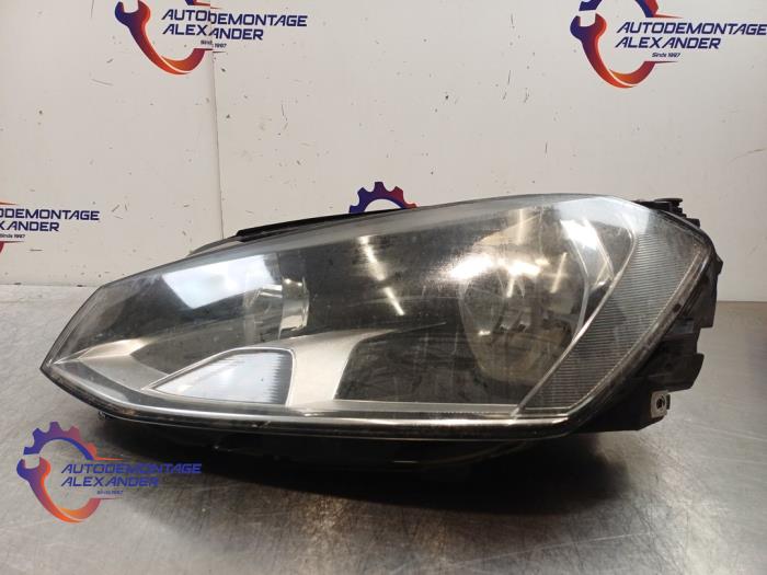 Używane Reflektor lewy Volkswagen Golf VII (AUA) 1.4 TSI BlueMotion Technology 125 16V Cena € 180,00 Z VAT oferowane przez Alexander Autodemontage