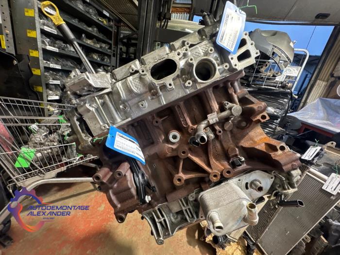 Motor van een Ford Transit 2.0 TDCi 16V Eco Blue 165 2023