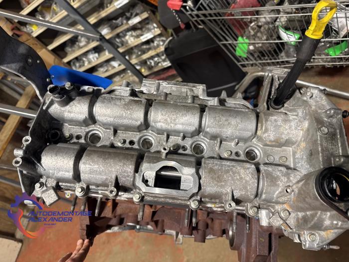 Motor van een Ford Transit 2.0 TDCi 16V Eco Blue 165 2023
