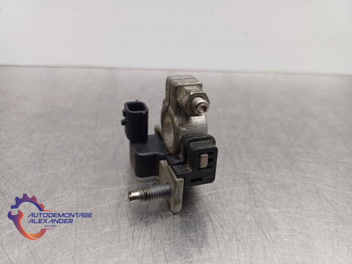 Begagnade Batterisensor Renault Clio IV (5R) 0.9 Energy TCE 90 12V Pris € 99,99 Inklusive moms erbjuds av Alexander Autodemontage