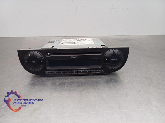 Używane Radio Fiat 500C/595C/695C 1.4 T-Jet 16V Cena € 175,00 Procedura marży oferowane przez Alexander Autodemontage