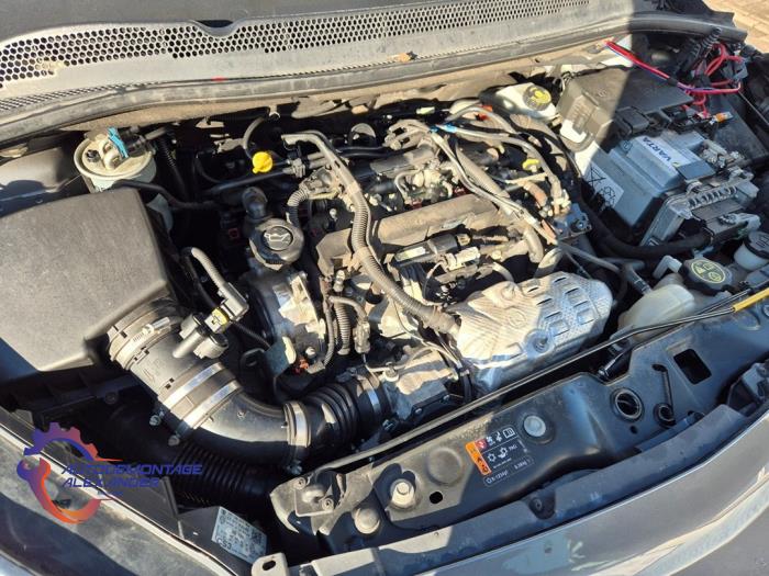 Motor van een Opel Corsa E 1.3 CDTi 16V ecoFLEX 2017