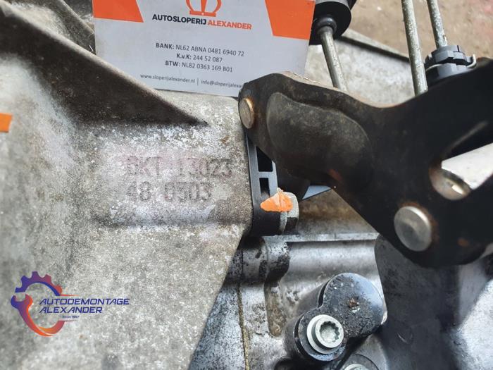 Getriebe van een Volkswagen Polo IV (9N1/2/3) 1.4 16V 75 2005