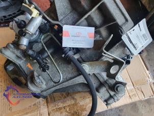 Getriebe van een Volkswagen Polo IV (9N1/2/3) 1.4 16V 75 2005