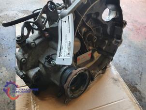 Getriebe van een Volkswagen Polo IV (9N1/2/3) 1.4 16V 75 2005
