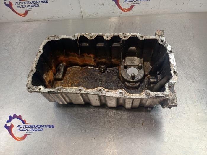 Usagé Couvercle carter Volkswagen Transporter/Caravelle T5 2.0 BiTDI DRF Prix € 99,99 Prix TTC proposé par Alexander Autodemontage