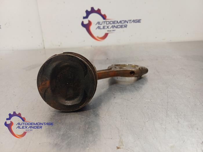 Used Piston Volkswagen Golf VII (AUA) 1.2 TSI 16V Price € 50,00 Margin scheme offered by Alexander Autodemontage