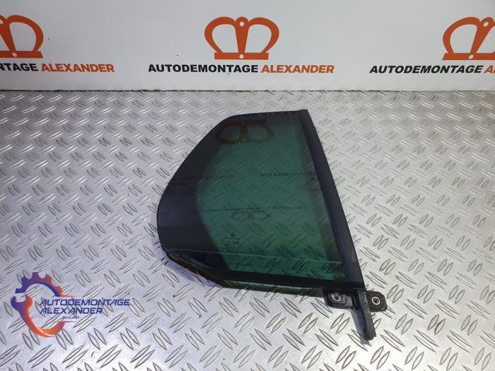 Usados Ventanilla triangular derecha detrás Volkswagen Golf VI (5K1) 1.2 TSI BlueMotion Precio € 50,00 Norma de margen ofrecido por Alexander Autodemontage