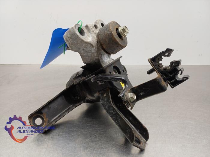 Used Engine mount Toyota Auris (E18) 1.3 VVT-I 16V Price € 14,99 Inclusive VAT offered by Alexander Autodemontage