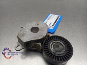 Spanrolle multiriem van een Toyota Auris (E18) 1.3 VVT-I 16V 2015