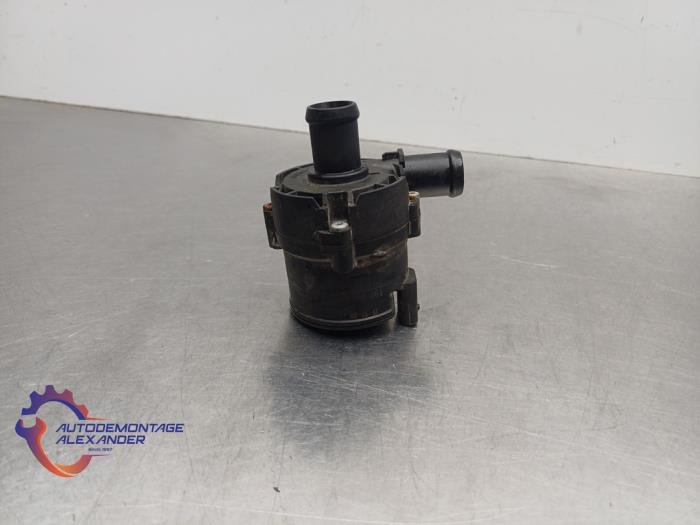 Begagnade Extra vattenpump Volkswagen Polo VI (AW1) 1.0 TSI 12V Pris € 19,99 Inklusive moms erbjuds av Alexander Autodemontage