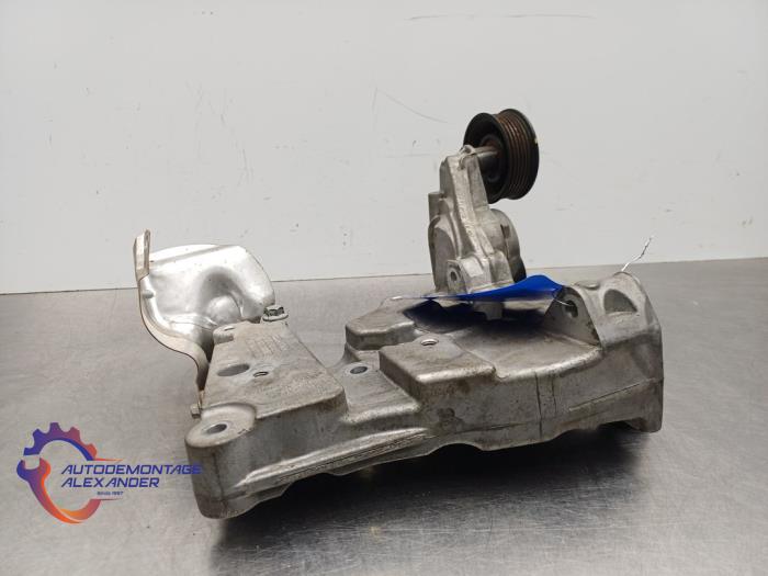 Usados Rodillo tensor correa múltiple Jaguar XE 2.0 240 Turbo 16V Precio € 69,99 IVA incluido ofrecido por Alexander Autodemontage