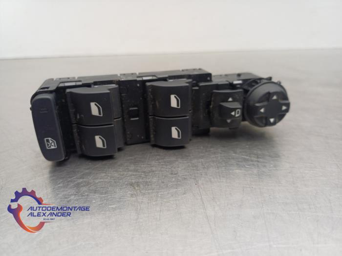 Usados Interruptor combinado de ventanillas Peugeot 3008 II (M4/MC/MJ/MR) 1.2 12V e-THP PureTech 130 Precio € 50,00 Norma de margen ofrecido por Alexander Autodemontage