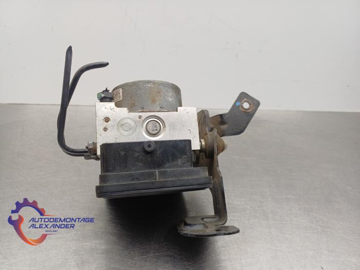 Bloc ABS Hyundai i10 (B5), 2013 / 2019 1.0 12V, Berline avec hayon arrière, Essence, 998cc, 49kW (67pk), FWD, G3LA, 2013-08 / 2019-12, B4P1; B4P2; B5P1; B5P2 (Occasion)