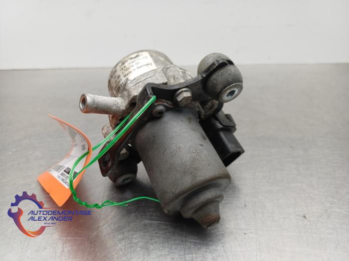 Begagnade Extra vattenpump Volkswagen Polo VI (AW1) 1.0 TSI 12V BlueMotion Pris € 30,00 Inklusive moms erbjuds av Alexander Autodemontage