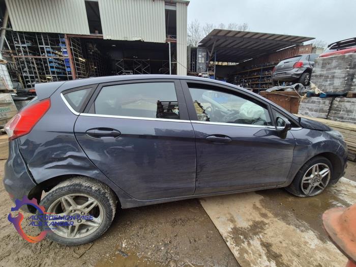 Usados Ventanilla triangular derecha delante Ford Fiesta 6 (JA8) 1.5 TDCi Precio € 35,00 Norma de margen ofrecido por Alexander Autodemontage