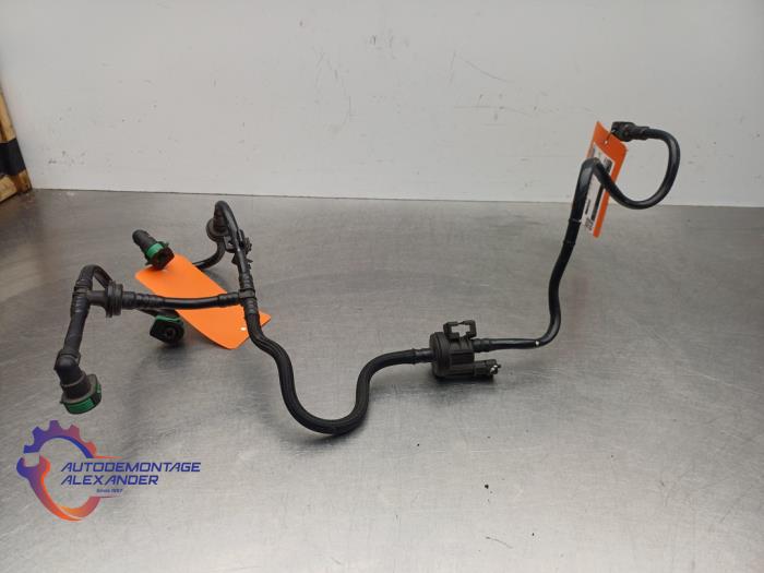 Usagé Conduit de carburant Ford Focus 3 1.0 Ti-VCT EcoBoost 12V 100 Prix sur demande proposé par Alexander Autodemontage