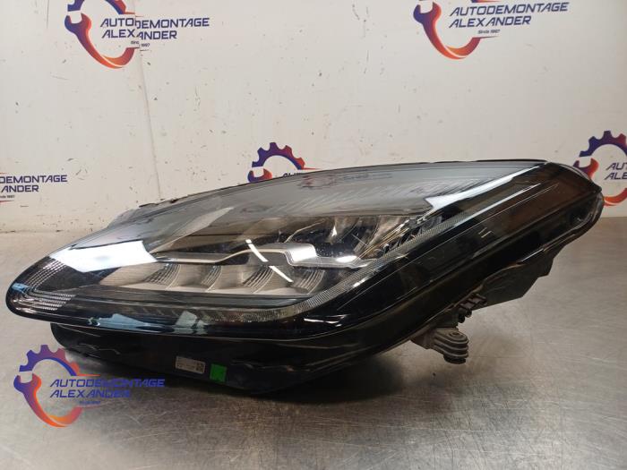 Używane Reflektor lewy Jaguar E-Pace 2.0 D 150 16V Cena na żądanie oferowane przez Alexander Autodemontage