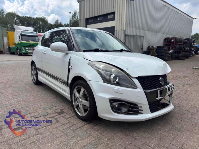 Usagé Radiateur Suzuki Swift (ZA/ZC/ZD) 1.6 Sport VVT 16V Prix € 49,58 Règlement à la marge proposé par Alexander Autodemontage
