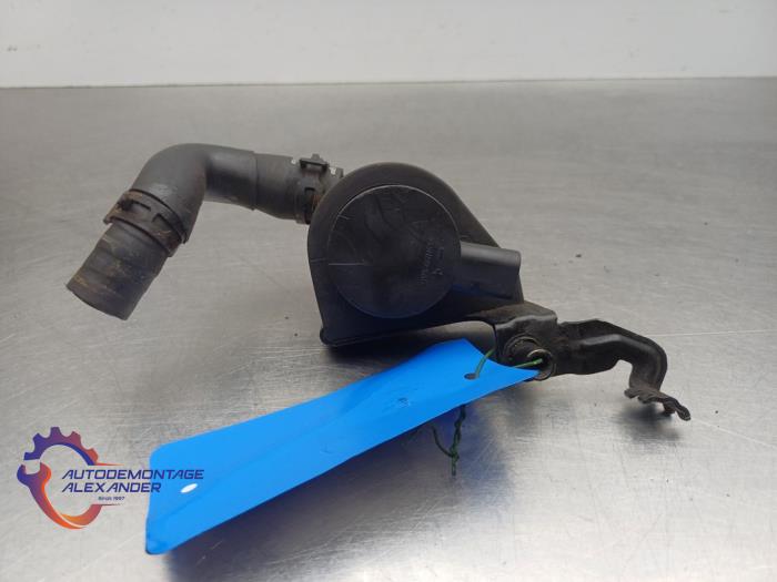 Begagnade Extra vattenpump Volkswagen Golf Plus (5M1/1KP) 1.4 TSI 140 16V Pris € 40,00 Inklusive moms erbjuds av Alexander Autodemontage