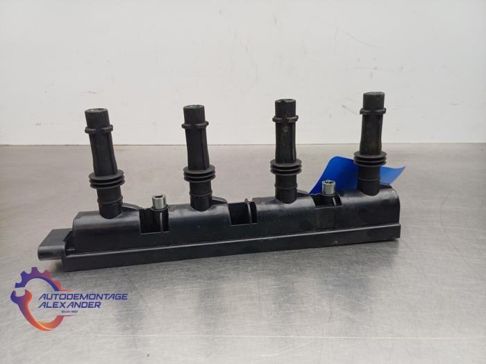 Usagé Bobine Opel Astra J Sports Tourer (PD8/PE8/PF8) 1.4 Turbo 16V Prix € 40,00 Prix TTC proposé par Alexander Autodemontage