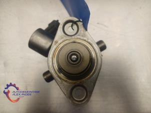 Högtryckspump från en Ford Fiesta 6 (JA8) 1.6 ST 16V 2014