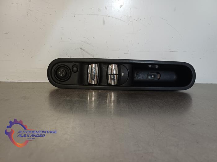 Usados Interruptor combinado de ventanillas Mini Countryman (R60) 1.6 16V One Precio € 60,00 IVA incluido ofrecido por Alexander Autodemontage
