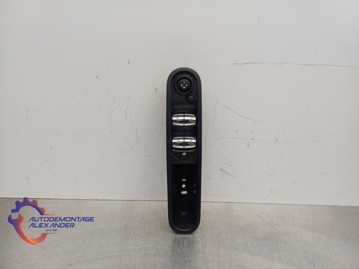 Usados Interruptor combinado de ventanillas Mini Countryman (R60) 1.6 16V One Precio € 60,00 IVA incluido ofrecido por Alexander Autodemontage